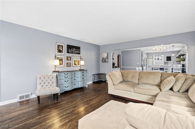 2427 Wadsworth Road, Norton, OH 44203