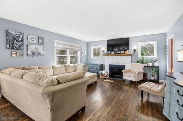 2427 Wadsworth Road, Norton, OH 44203