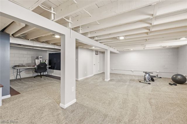 2427 Wadsworth Road, Norton, OH 44203