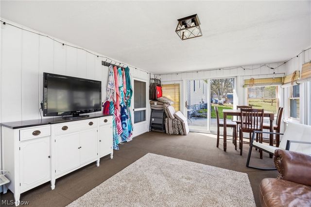 2427 Wadsworth Road, Norton, OH 44203