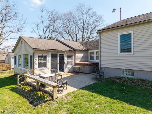 2427 Wadsworth Road, Norton, OH 44203