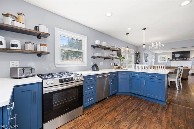 2427 Wadsworth Road, Norton, OH 44203