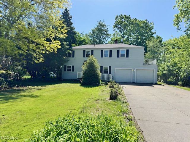 4 Owaissa Drive, Timberlake, OH 44095