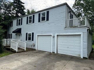 4 Owaissa Drive, Timberlake, OH 44095