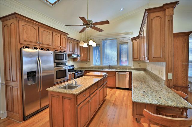 15551 NW HIGHWAY 225, Reddick, FL 32686