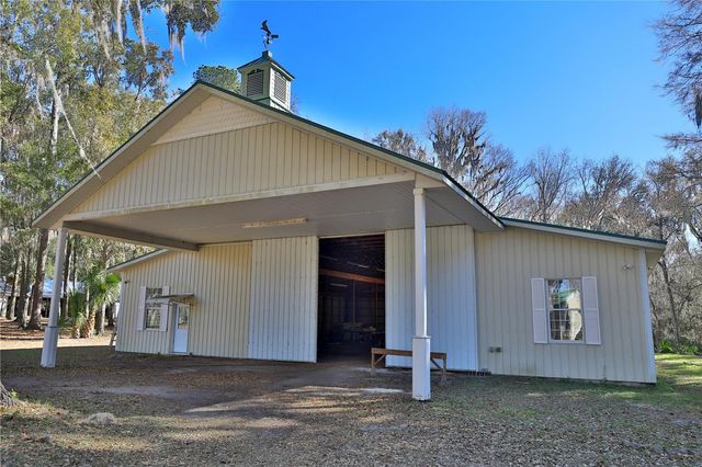 15551 NW HIGHWAY 225, Reddick, FL 32686