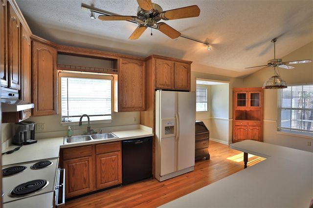 15551 NW HIGHWAY 225, Reddick, FL 32686