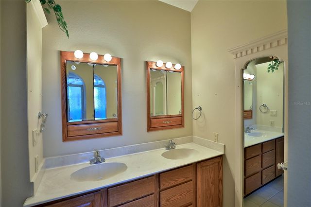 15551 NW HIGHWAY 225, Reddick, FL 32686