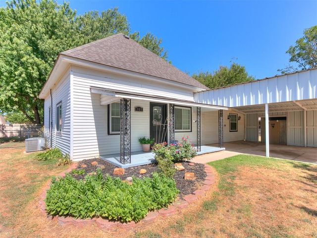305 SE 1st Street, Tuttle, OK 73089