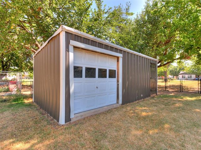 305 SE 1st Street, Tuttle, OK 73089