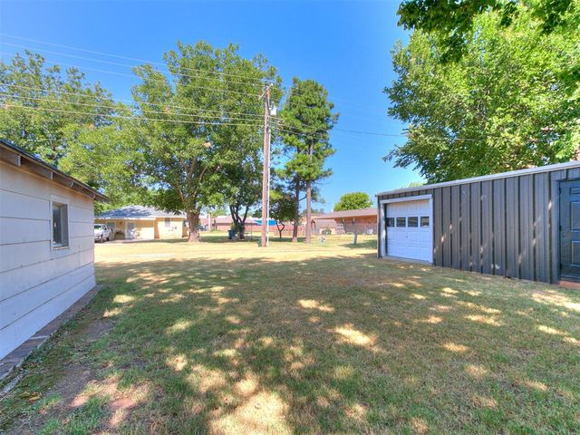 305 SE 1st Street, Tuttle, OK 73089