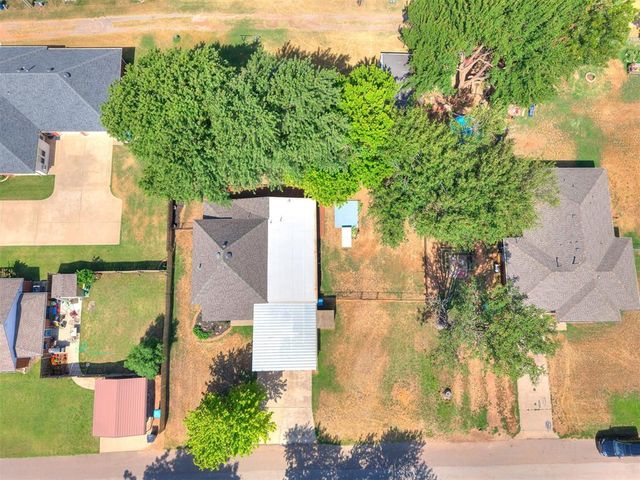 305 SE 1st Street, Tuttle, OK 73089