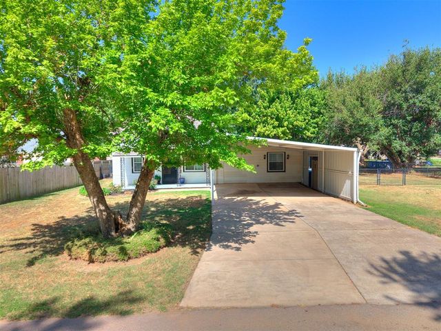305 SE 1st Street, Tuttle, OK 73089