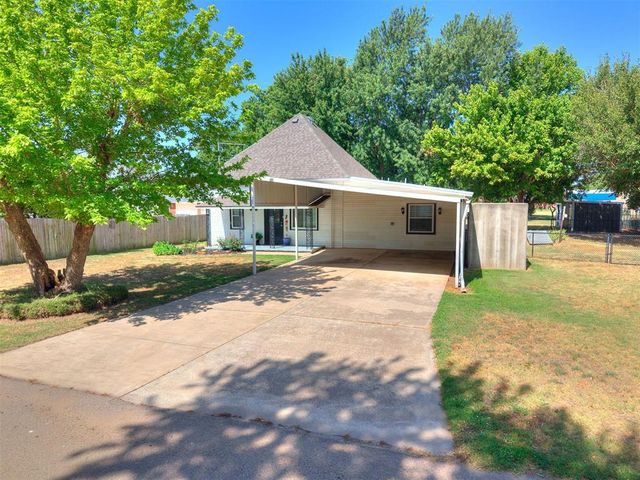 305 SE 1st Street, Tuttle, OK 73089