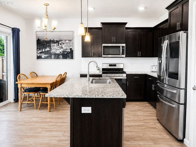 190 KINDRE St, St Helens, OR 97051