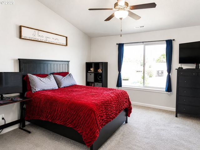 190 KINDRE St, St Helens, OR 97051