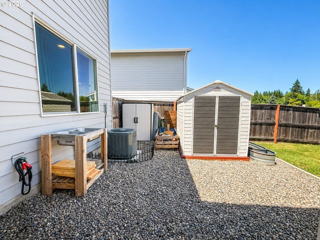 190 KINDRE St, St Helens, OR 97051