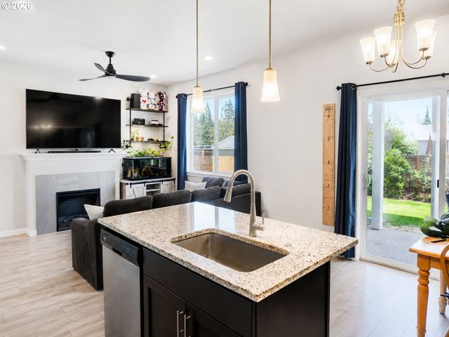 190 KINDRE St, St Helens, OR 97051
