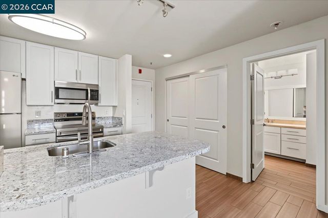 6400 Christie Ave 2221, Emeryville, CA 94608