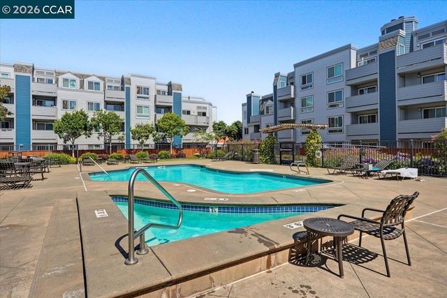 6400 Christie Ave 2221, Emeryville, CA 94608