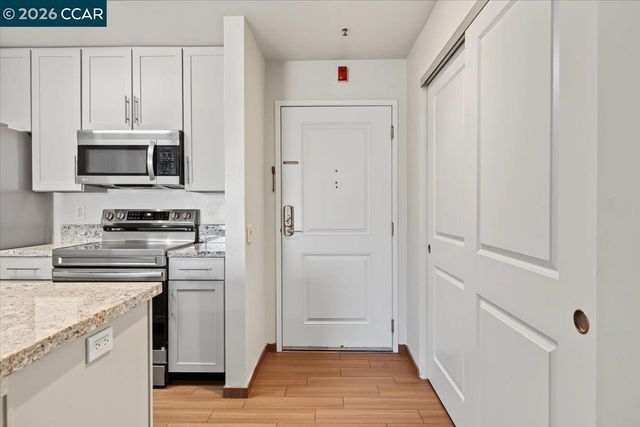 6400 Christie Ave 2221, Emeryville, CA 94608