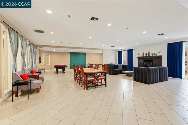 6400 Christie Ave 2221, Emeryville, CA 94608