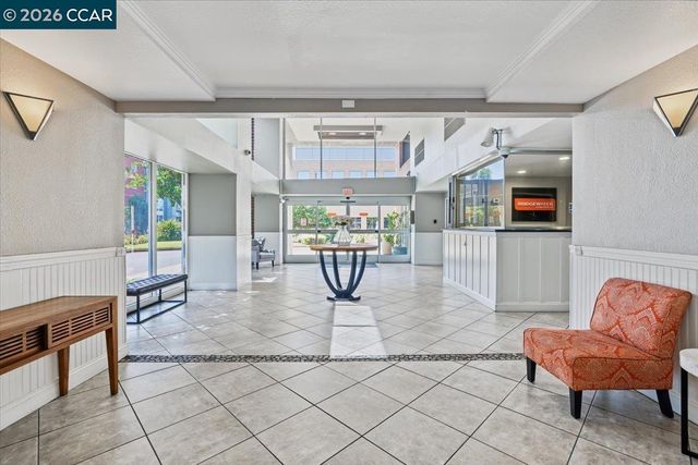 6400 Christie Ave 2221, Emeryville, CA 94608