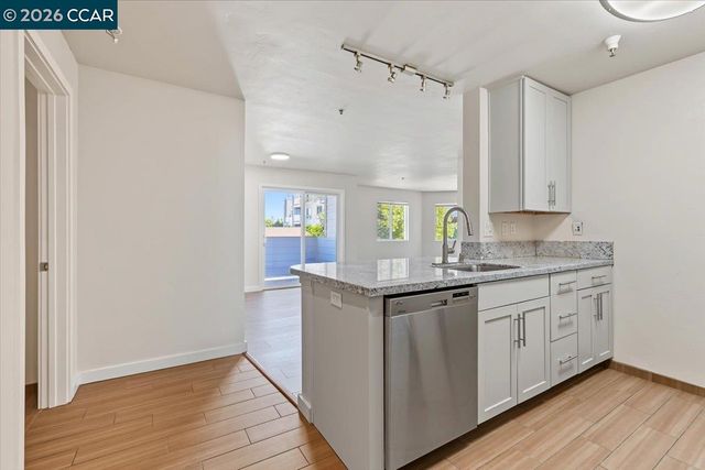 6400 Christie Ave 2221, Emeryville, CA 94608