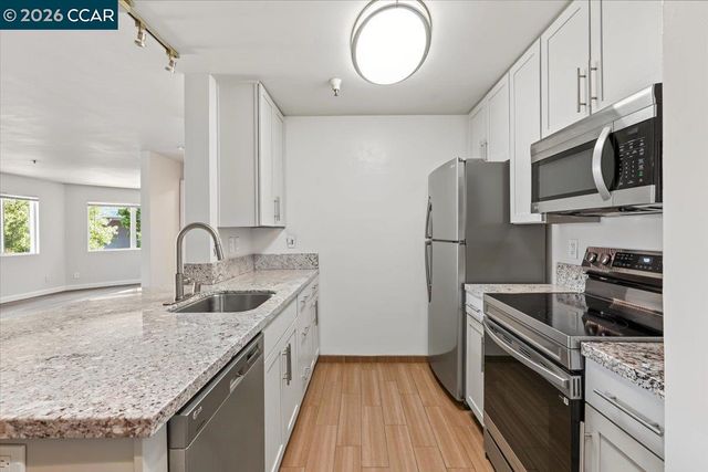 6400 Christie Ave 2221, Emeryville, CA 94608