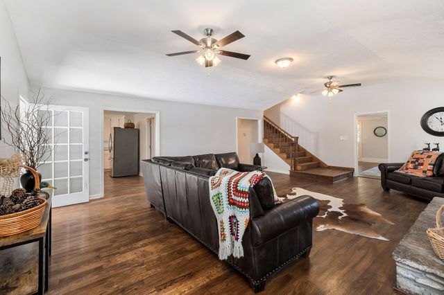 584 Lancaster Hwy, Hickman, TN 38567