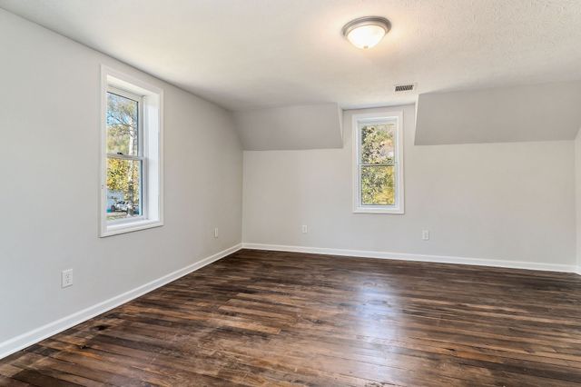 584 Lancaster Hwy, Hickman, TN 38567