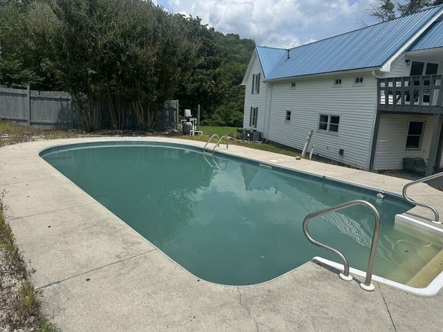 584 Lancaster Hwy, Hickman, TN 38567