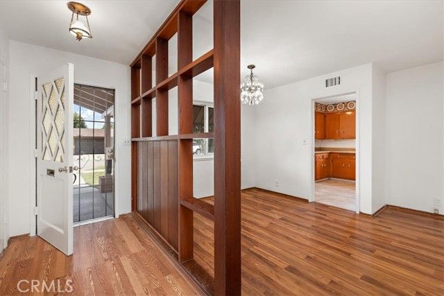 566 S Hepner, Covina, CA 91723