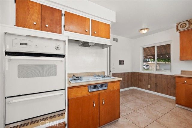 566 S Hepner, Covina, CA 91723