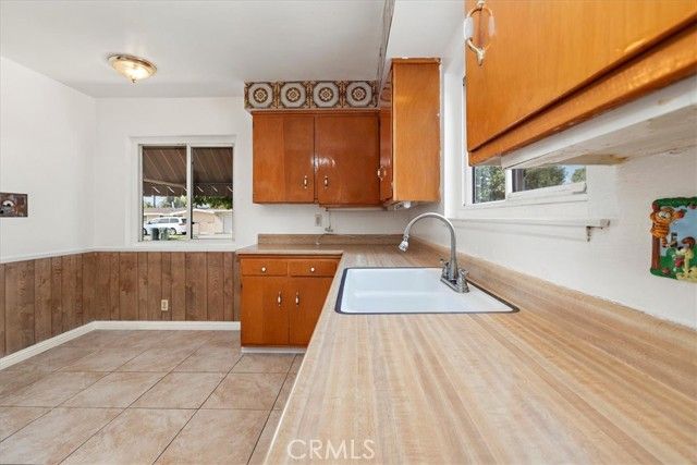 566 S Hepner, Covina, CA 91723