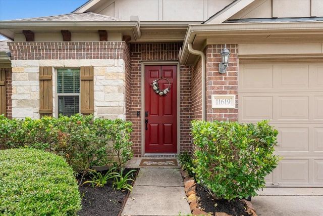 11619 Beckton Cypress Drive, Tomball, TX 77377
