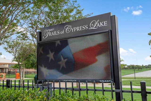 11619 Beckton Cypress Drive, Tomball, TX 77377