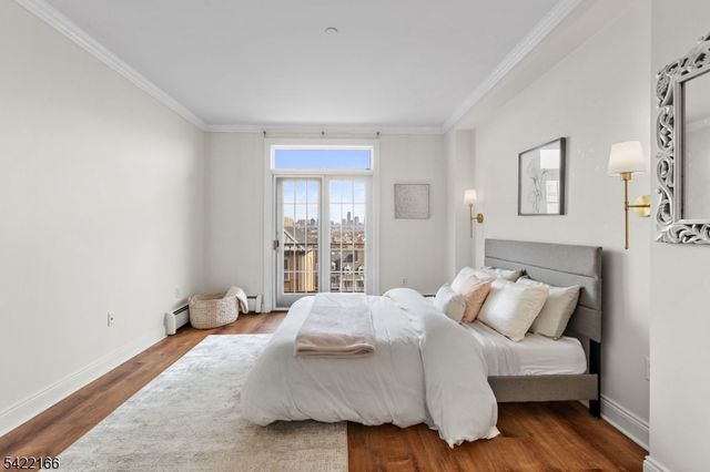 207 Shearwater Ct 66, Jersey City, NJ 07305