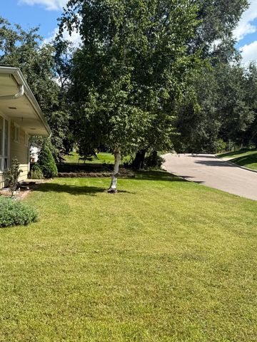 2221 Texas Avenue S, Saint Louis Park, MN 55426