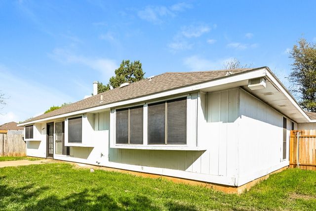 3309 Country Creek Lane, Fort Worth, TX 76123