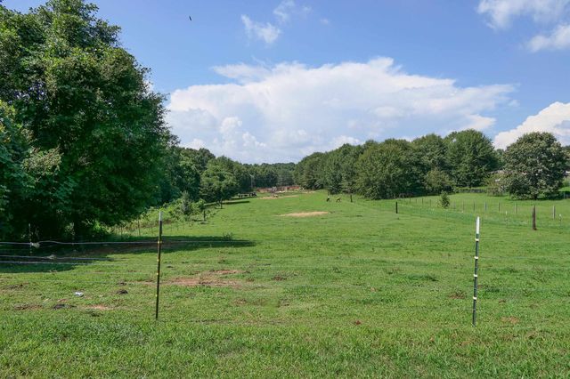 747 Bumblebee Lane, Wellford, SC 29385