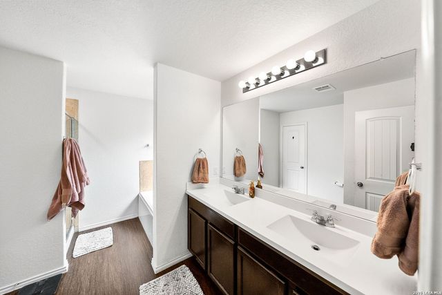 32141 Giant Oak, Bulverde, TX 78163