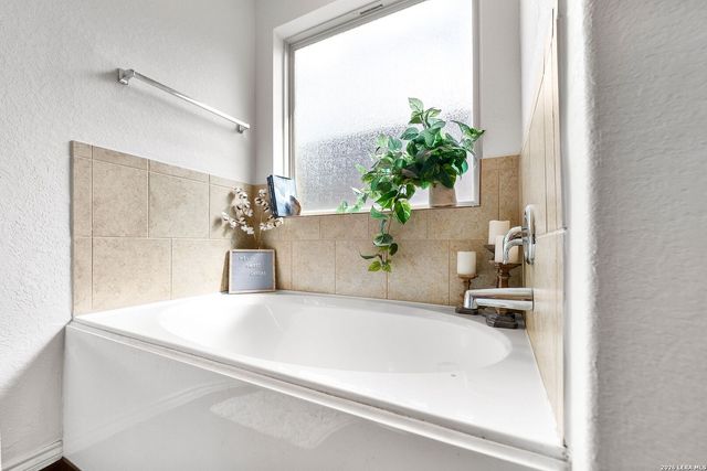 32141 Giant Oak, Bulverde, TX 78163