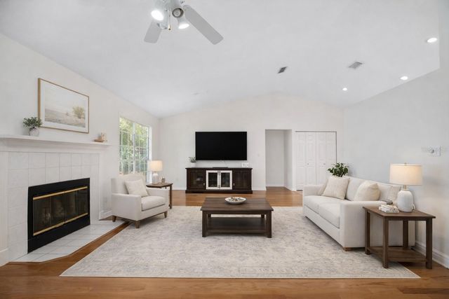 1047 NW 41ST DRIVE, Gainesville, FL 32605