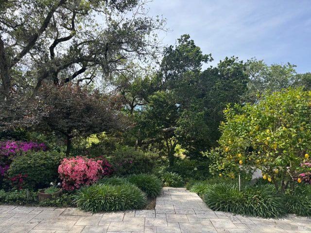 6410 Bennett Valley Rd, Santa Rosa, CA 95404