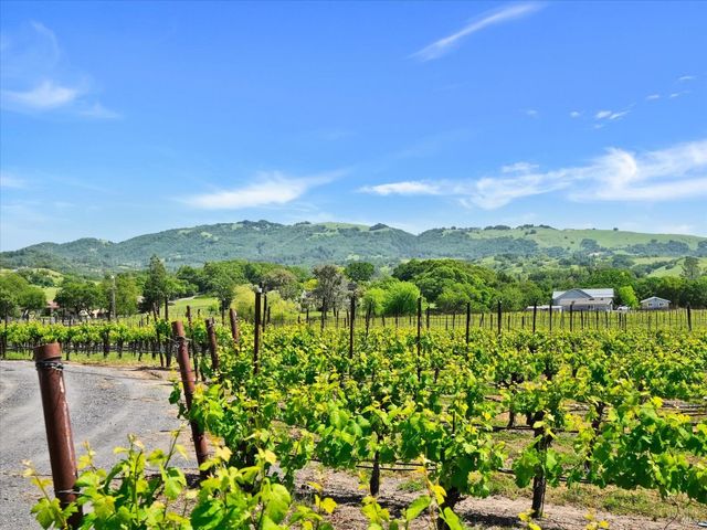 6410 Bennett Valley Rd, Santa Rosa, CA 95404