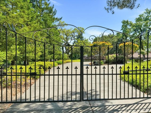 6410 Bennett Valley Rd, Santa Rosa, CA 95404