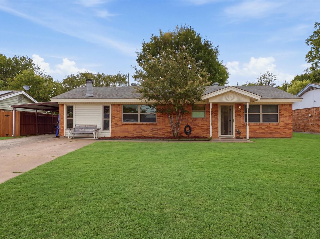 824 Crosby Avenue, White Settlement, TX 76108 — photo 2