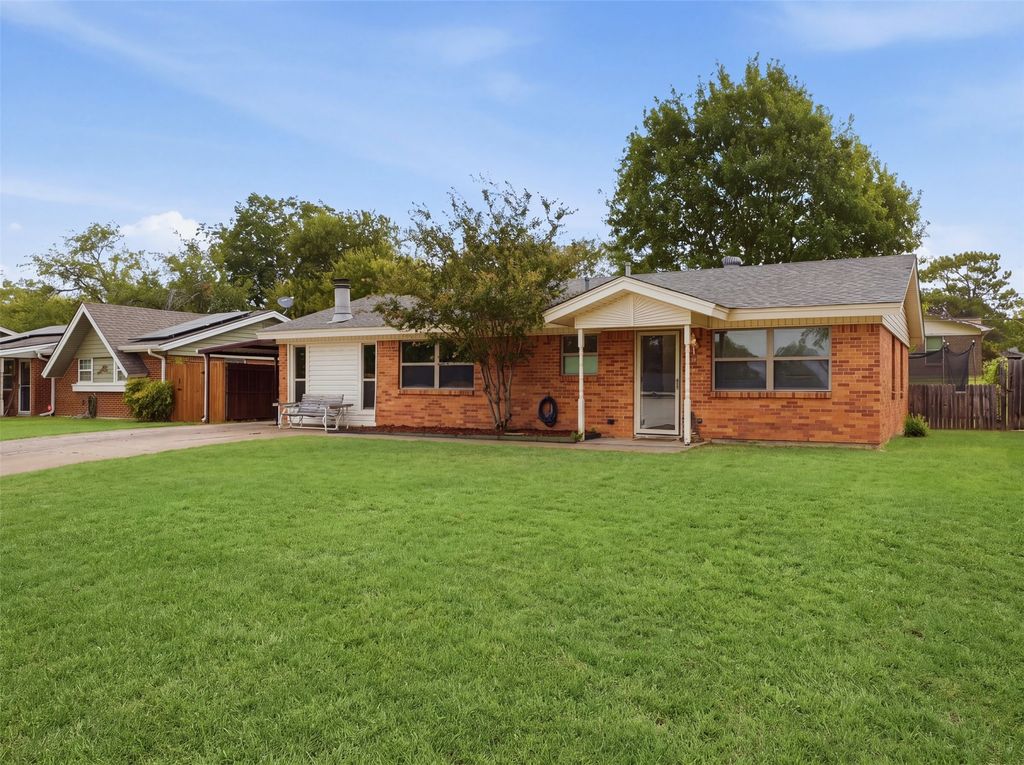 824 Crosby Avenue, White Settlement, TX 76108 — photo 3