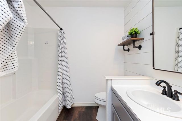 1877 S Rustic Mill Pl, Boise, ID 83709